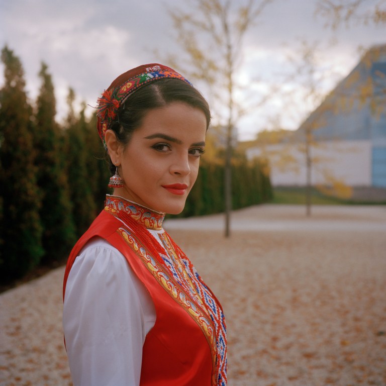 pamiri-girl-ladak-004-nocrop-w1800-h1330-2x