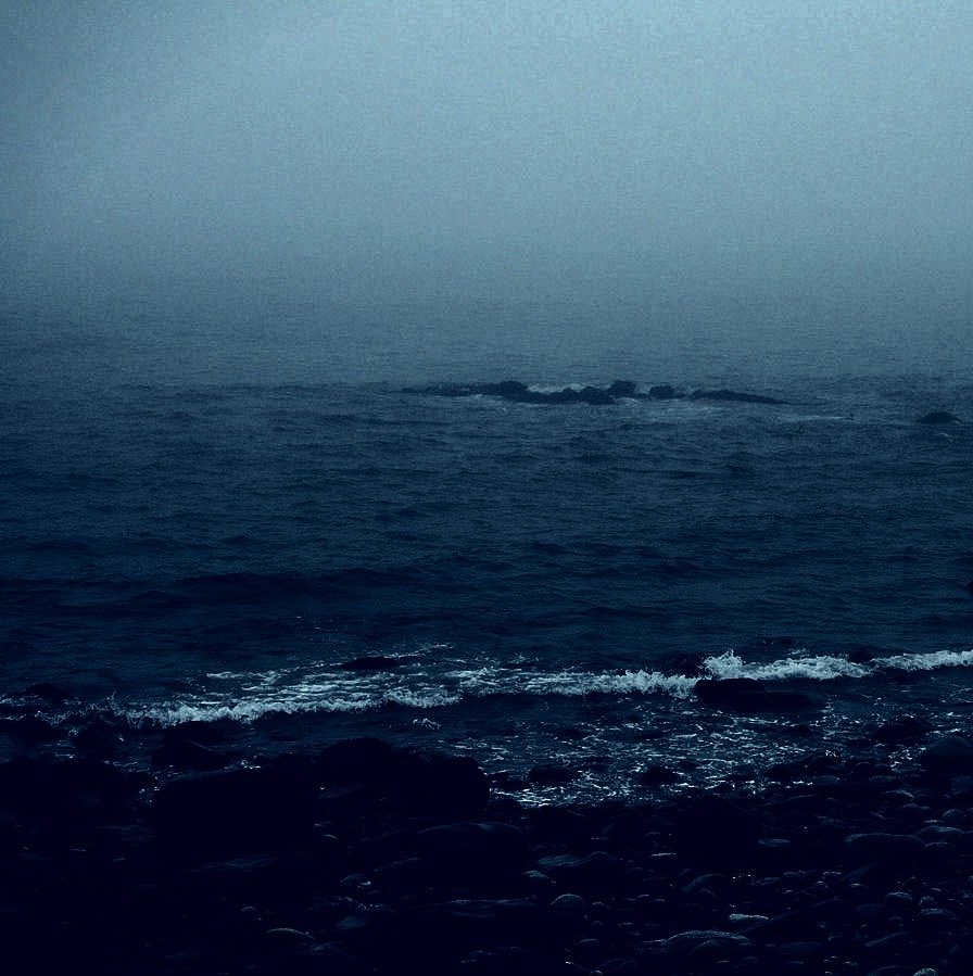 Between Dystopia and Magic: “The Known and Unknown Sea” by Alan Bilton – On  Art and Aesthetics, image size:896x899